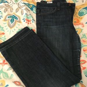 Joe’s Curvy Bootcut Jeans. Women’s 30.